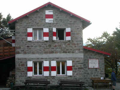 2002-09 Appennino 0198 rif_battisti x web.jpg (214664 byte)